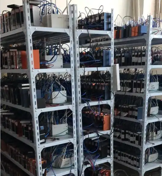 Eco-friendly mining farm leveraging renewable energy for hosting